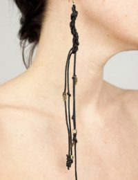 Single Ohrring Lederknoten